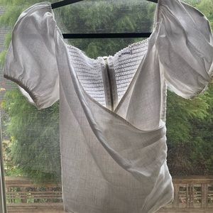 Reformation puff sleeve, 100% linen top, size 6